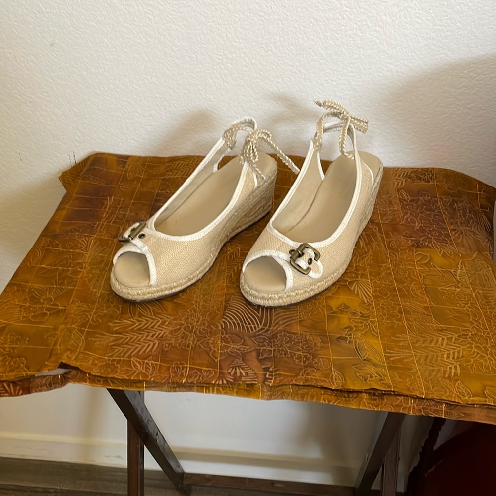 Espadrilles. Naturalizer